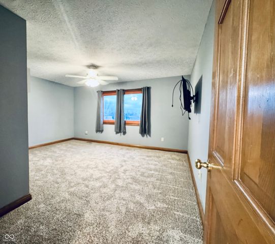 45 Meadowview Lane, Greenwood, IN 46142