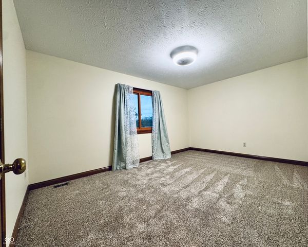 45 Meadowview Lane, Greenwood, IN 46142