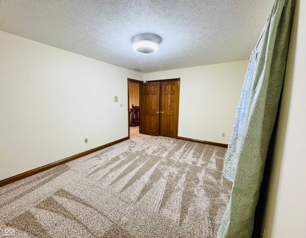 45 Meadowview Lane, Greenwood, IN 46142