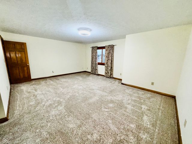 45 Meadowview Lane, Greenwood, IN 46142