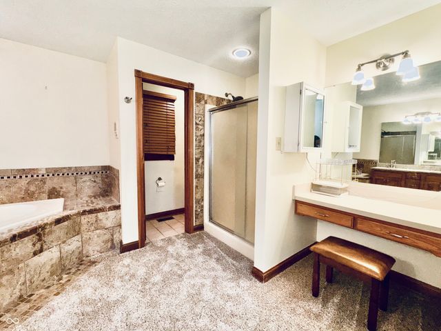 45 Meadowview Lane, Greenwood, IN 46142