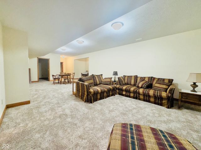 45 Meadowview Lane, Greenwood, IN 46142