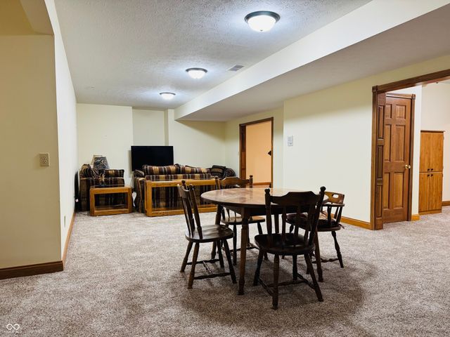 45 Meadowview Lane, Greenwood, IN 46142