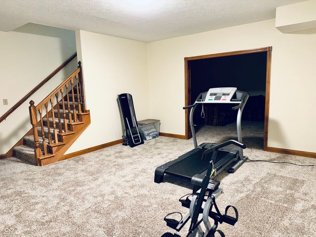 45 Meadowview Lane, Greenwood, IN 46142