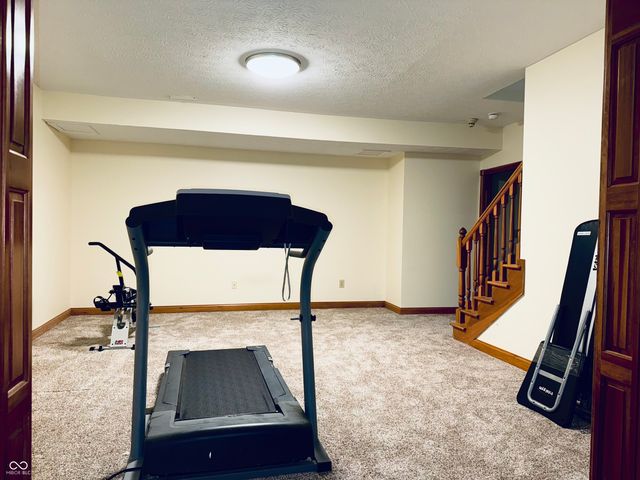 45 Meadowview Lane, Greenwood, IN 46142