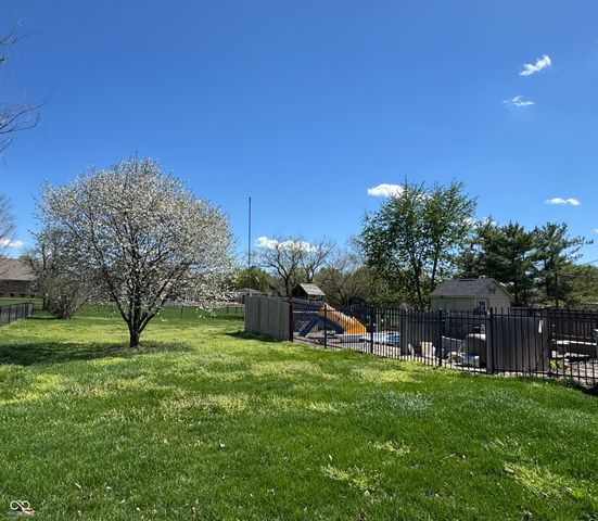 45 Meadowview Lane, Greenwood, IN 46142