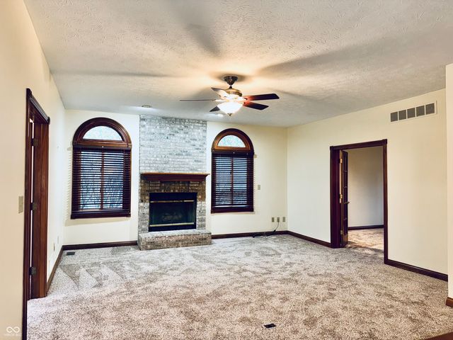 45 Meadowview Lane, Greenwood, IN 46142