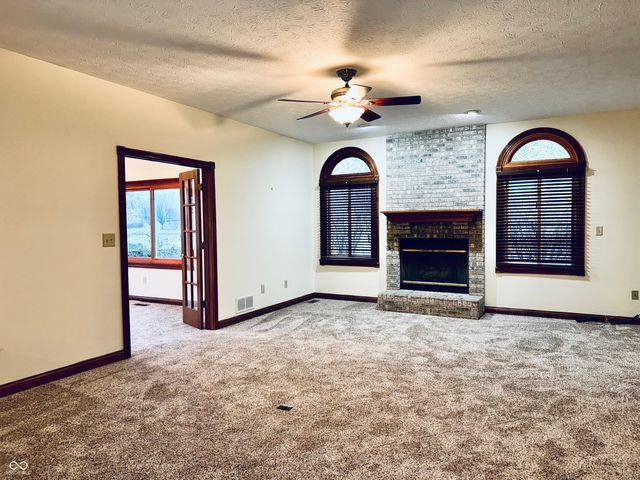 45 Meadowview Lane, Greenwood, IN 46142