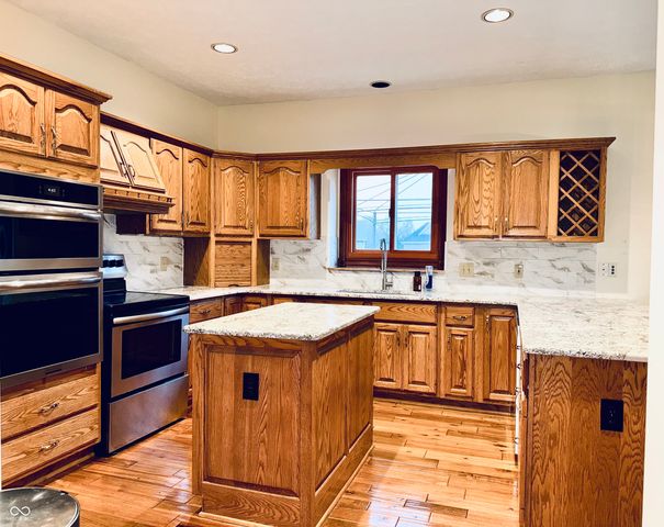 45 Meadowview Lane, Greenwood, IN 46142