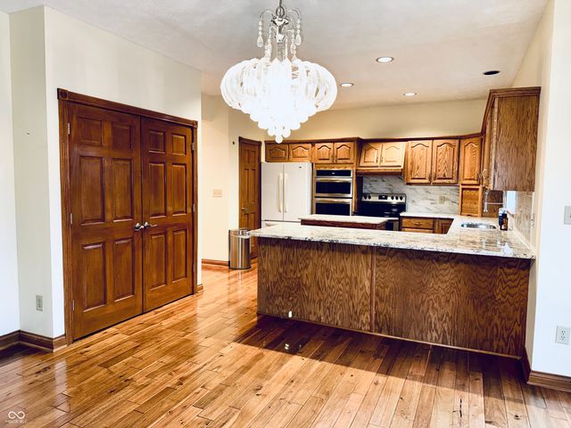 45 Meadowview Lane, Greenwood, IN 46142