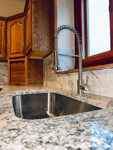 45 Meadowview Lane, Greenwood, IN 46142