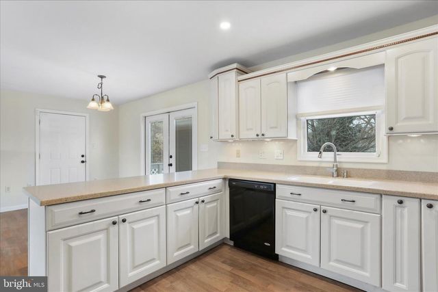 1349 CEDARWOOD DR, Hagerstown, MD 21742