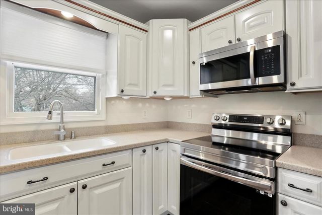 1349 CEDARWOOD DR, Hagerstown, MD 21742