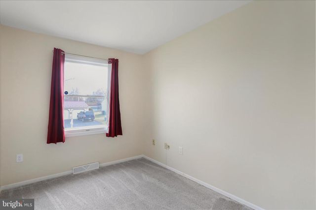 1349 CEDARWOOD DR, Hagerstown, MD 21742