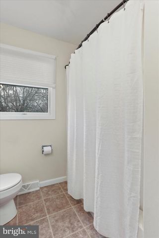 1349 CEDARWOOD DR, Hagerstown, MD 21742