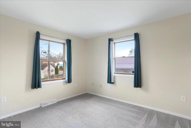 1349 CEDARWOOD DR, Hagerstown, MD 21742