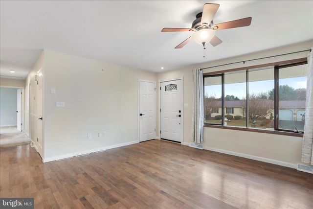 1349 CEDARWOOD DR, Hagerstown, MD 21742