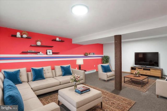 1349 CEDARWOOD DR, Hagerstown, MD 21742