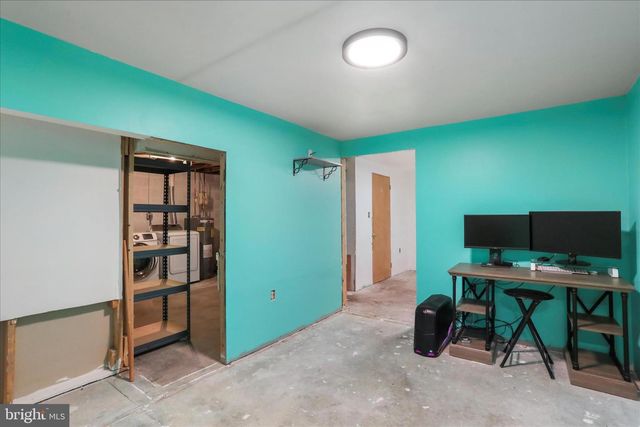 1349 CEDARWOOD DR, Hagerstown, MD 21742