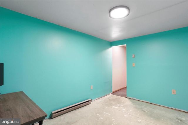 1349 CEDARWOOD DR, Hagerstown, MD 21742