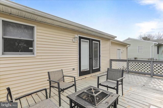 1349 CEDARWOOD DR, Hagerstown, MD 21742