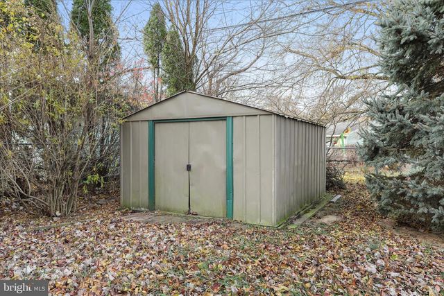 1349 CEDARWOOD DR, Hagerstown, MD 21742