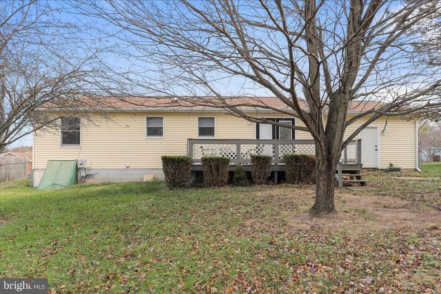 1349 CEDARWOOD DR, Hagerstown, MD 21742