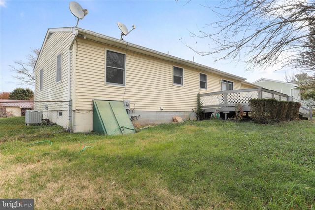 1349 CEDARWOOD DR, Hagerstown, MD 21742