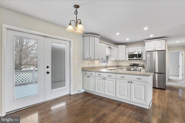 1349 CEDARWOOD DR, Hagerstown, MD 21742