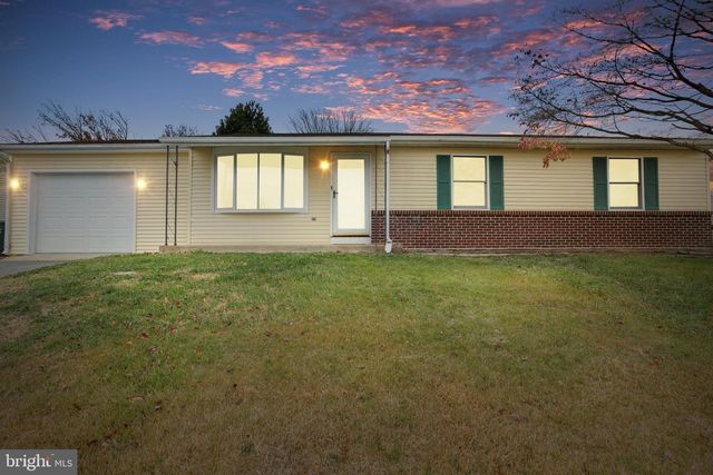 1349 CEDARWOOD DR, Hagerstown, MD 21742