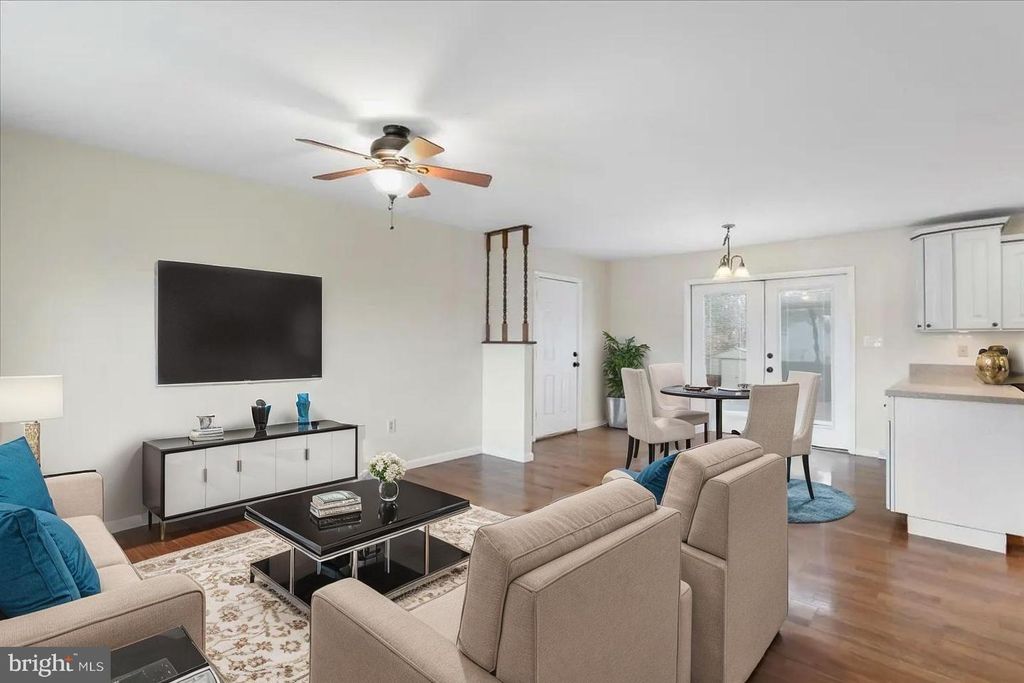 1349 CEDARWOOD DR, Hagerstown, MD 21742