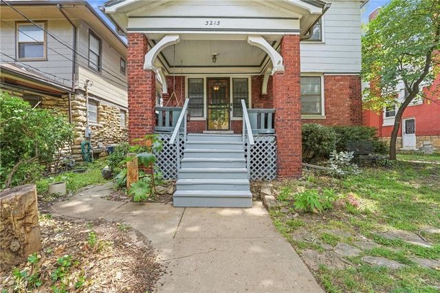 3215 Central Street, Kansas City, MO 64111
