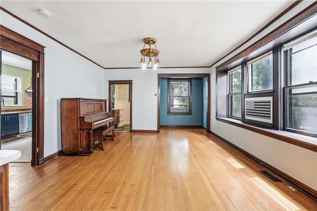 3215 Central Street, Kansas City, MO 64111
