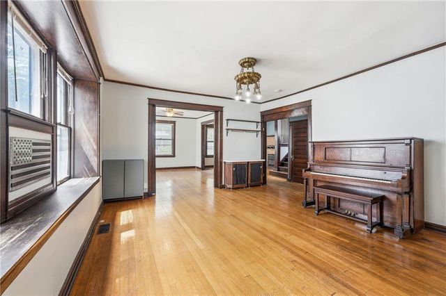 3215 Central Street, Kansas City, MO 64111