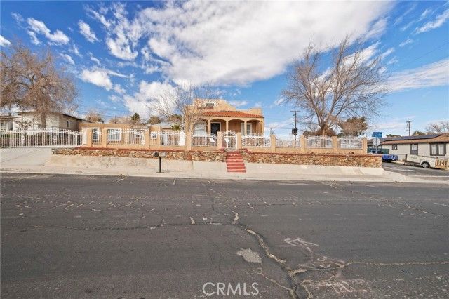 15398 6th, Victorville, CA 92395