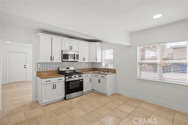 15398 6th, Victorville, CA 92395