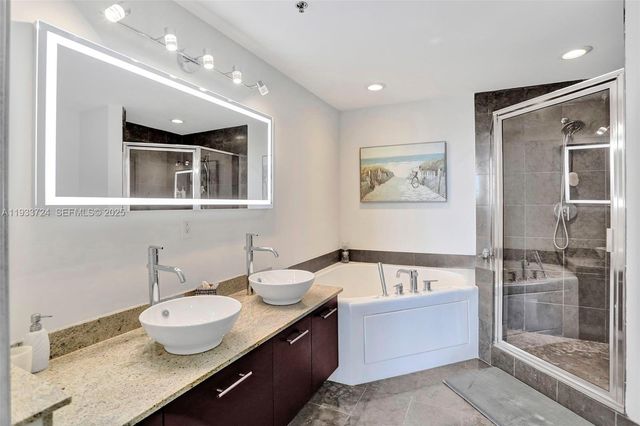 3029 NE 188th St 814, Aventura, FL 33180