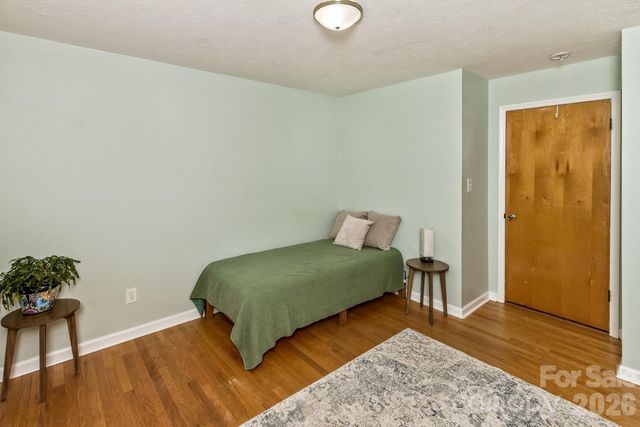 17 Rhododendron Place, Asheville, NC 28805