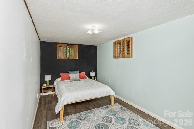 17 Rhododendron Place, Asheville, NC 28805