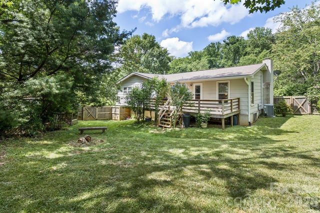 17 Rhododendron Place, Asheville, NC 28805