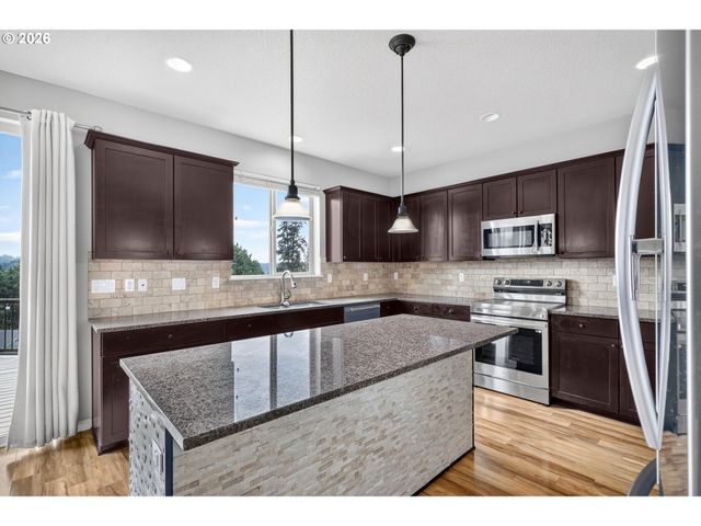 840 Ne CASCADIA RIDGE Dr, Estacada, OR 97023