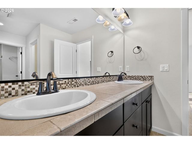 840 Ne CASCADIA RIDGE Dr, Estacada, OR 97023