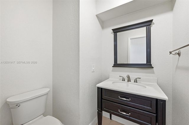 13760 Cumberland Place, Davie, FL 33325