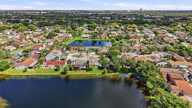 13760 Cumberland Place, Davie, FL 33325