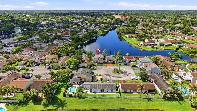 13760 Cumberland Place, Davie, FL 33325