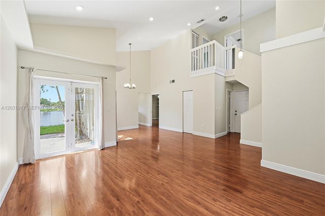 13760 Cumberland Place, Davie, FL 33325