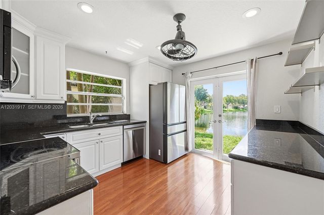 13760 Cumberland Place, Davie, FL 33325