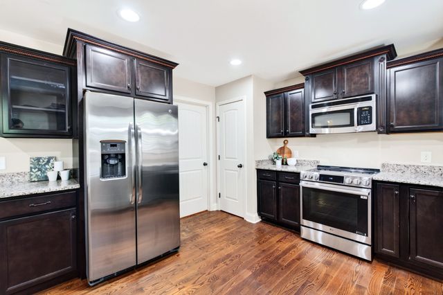 2473 Senseney Dr, Clarksville, TN 37042