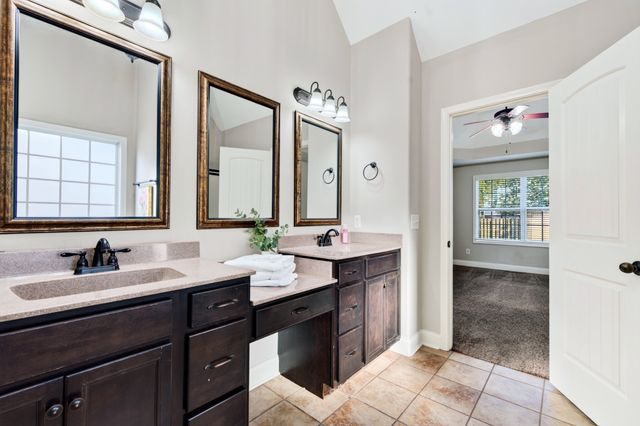 2473 Senseney Dr, Clarksville, TN 37042
