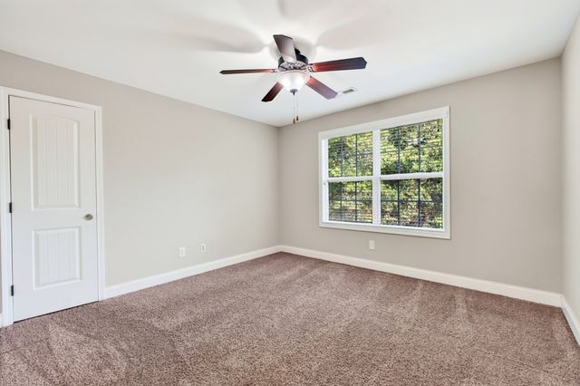 2473 Senseney Dr, Clarksville, TN 37042
